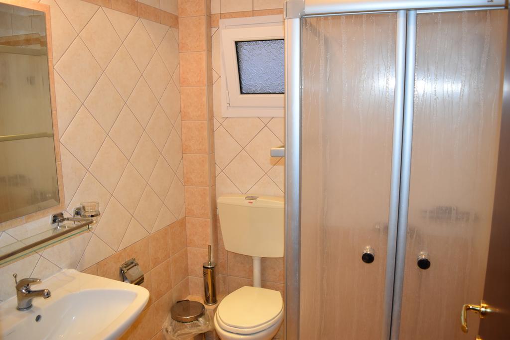 Pension Konstantinoupolis Bed & Breakfast Asprovalta Exterior photo