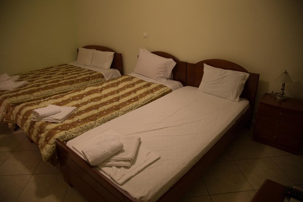 Pension Konstantinoupolis Bed & Breakfast Asprovalta Exterior photo